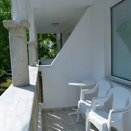 Daire Bravo 1 George *