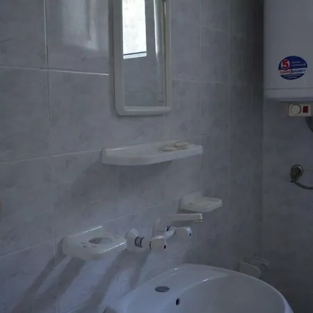 Daire Bravo 1 George *