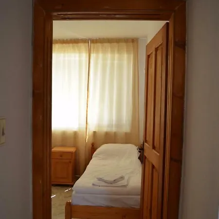 Bravo 1 George Апартаменты *