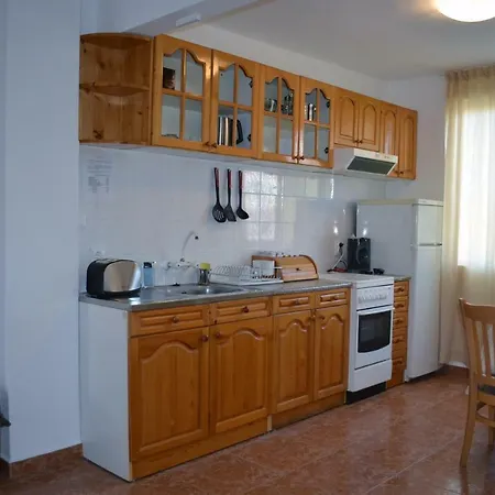 Bravo 1 George Apartment *