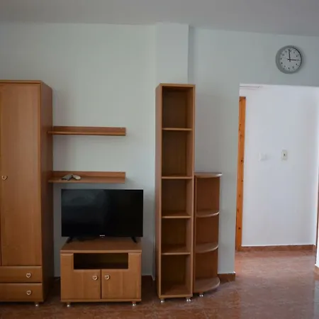 Bravo 1 George Apartment