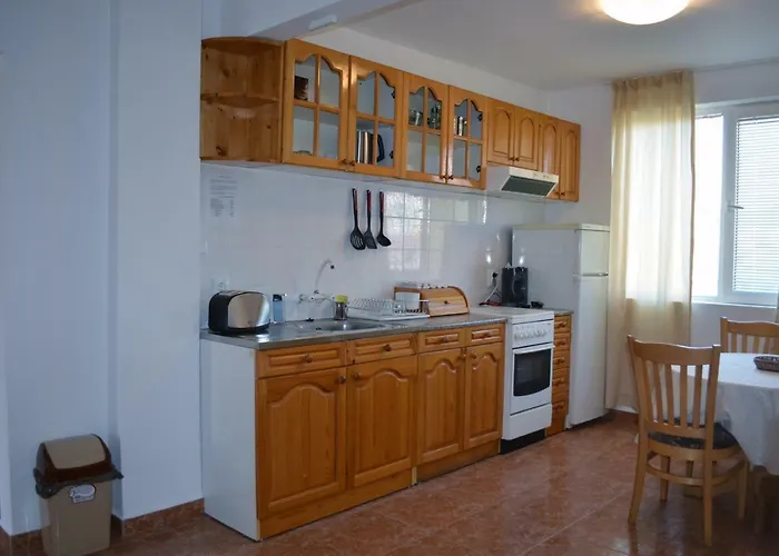 Bravo 1 George Apartment *