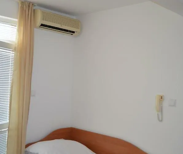 Bravo 1 George Apartment