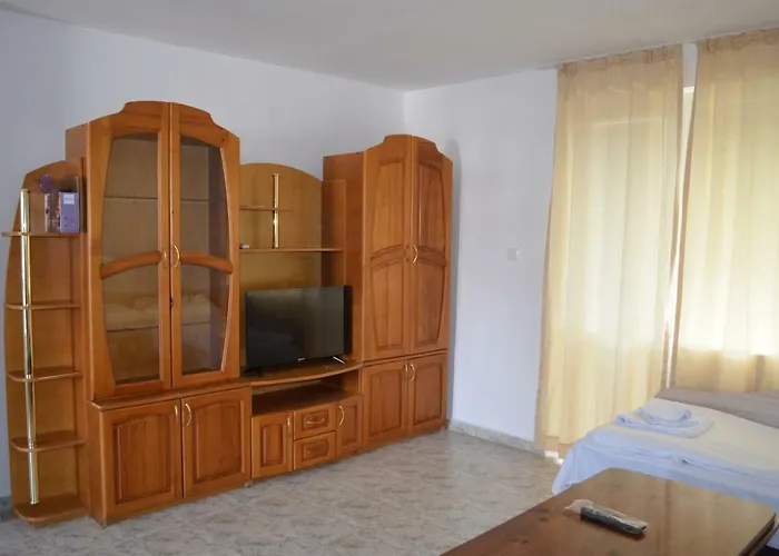 Bravo 1 George Apartment